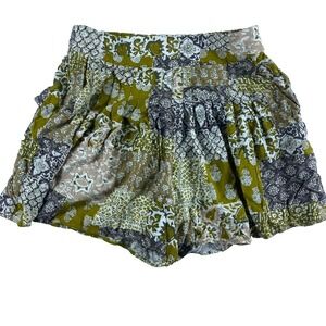 Maeve Anthropologie Shorts Sz S Pleated high-waisted Patchwork Boho Summer